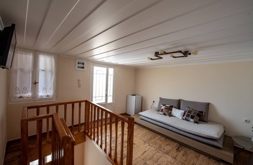 Kalamitsi House | Stoned Traditional House just 3km from amazing beaches