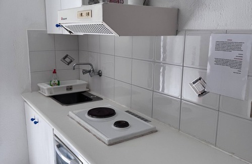 Pisses Apartment | Studio Apartment '5' with Sea View, Wi-Fi and Air Conditioning