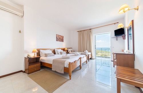 Notos Apartment | Studio Apartment "75 steps taverna three-bedroom" with Sea View, Balcony & Wi-Fi
