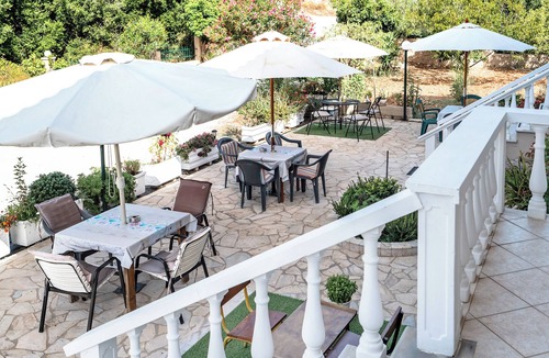 Sami Apartment | Studio Apartment "Daratos 4" with Sea View, Shared Garden & Wi-Fi