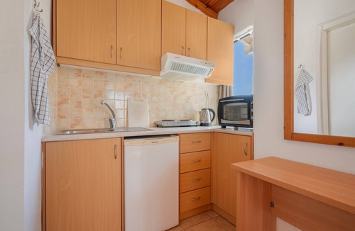 Myrtos Apartment | Studio Apartment 'Deluxe Terrace No 5' with Sea View, Wi-Fi and Air Conditioning