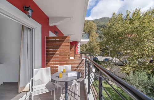 Anthousa Apartment | Studio Apartment 'Deluxe 2 Adults - C' with Shared Terrace, Wi-Fi and Air Conditioning