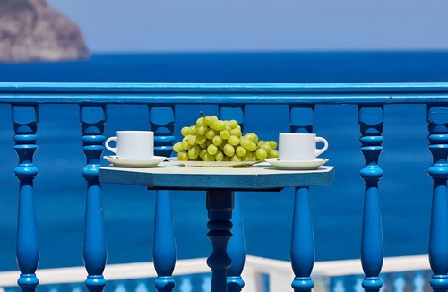 Diafani Apartment | Studio Apartment 'Double No 2' with Sea View, Wi-Fi and Air Conditioning