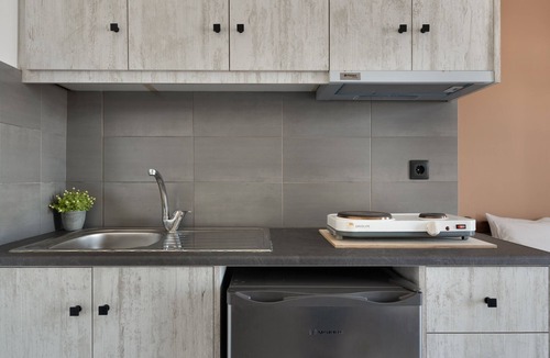 Paloi Apartment | Studio Apartment 'Frantzis 2' with Sea View, Wi-Fi and Air Conditioning