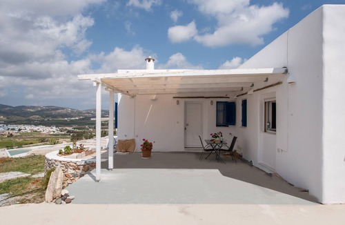 Marpissa Apartment | Studio Apartment 'Ktima San Antonio Paros - Parion' with Sea View, Wi-Fi and Air Conditioning
