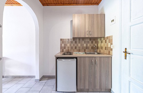 Notos Apartment | Studio Apartment 'Maltas 17' with Shared Terrace, Wi-Fi and Air Conditioning