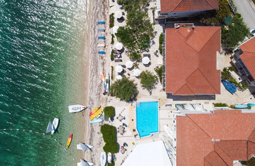 Nikiana Apartment | Studio Apartment "Nikiana Club - Studio 1" with Mountain View, Shared Pool & Wi-Fi
