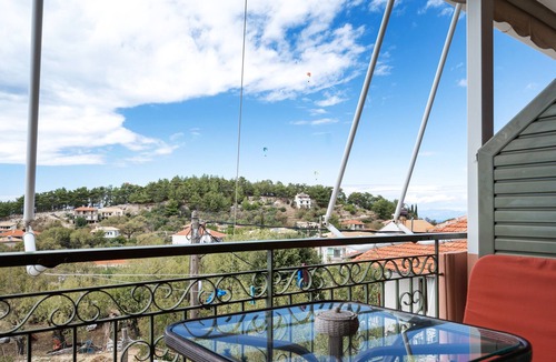 Kalamitsi Apartment | Studio Apartment 'Nontas Homes 32' with Sea View, Wi-Fi and Air Conditioning