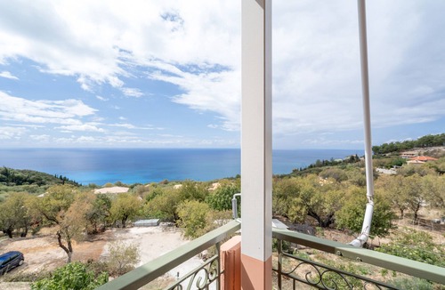 Kalamitsi Apartment | Studio Apartment 'Nontas Homes 31' with Sea View, Wi-Fi and Air Conditioning