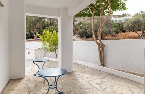 Vathi Apartment | Studio Apartment 'Sifnos 1' with Sea View, Wi-Fi and Air Conditioning