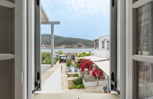 Vathi Apartment | Studio Apartment 'Sifnos 2' with Sea View, Wi-Fi and Air Conditioning