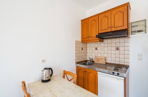 Amoopi Apartment | Studio Apartment 'Studios Fokia Beach 3' with Sea View, Wi-Fi and Air Conditioning