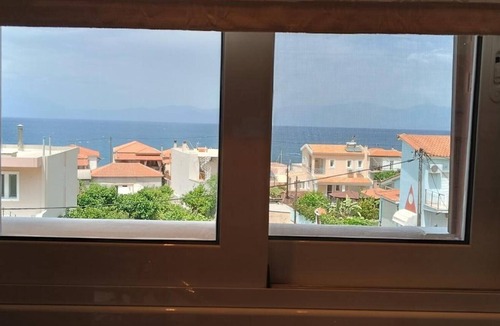 Xylokastro-Evrostina Apartment | Studio Apartment with Sea View and 2 Balconies