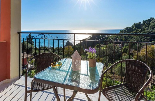 Parelia Apartment | Studio Apartments on Pelekas Beach with swimming pool