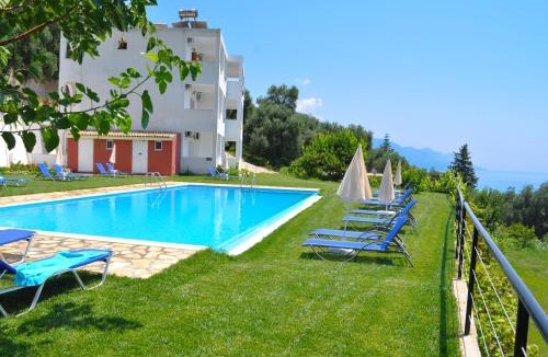 Parelia Apartment | Studio Apartments Swimming Pool and sea view on Pelekas Beach