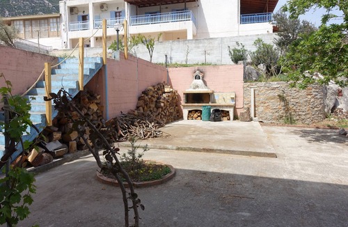 Troizinia Apartment | Studio in vacation home directly by the sea, with large covered terrace