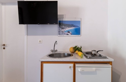 Lefkas Apartment | Studio "Krinos 3" with Mountain View, Garden & Wi-Fi