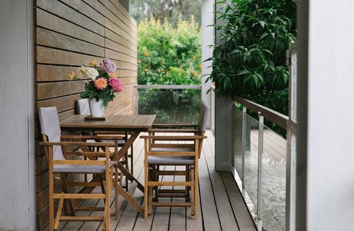 Rio House | Studio Rio: Unique space with garden and garage