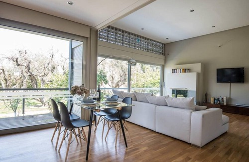 Rio House | Studio Rio: Unique space with garden and garage