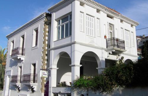 Pylos Apartment | studio SUCCÈS