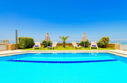 Rethymno Villa | Stunning beachfront villa with 6 bedrooms, private pool and beautiful interiors