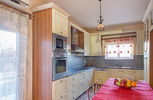 Lahania Villa | Stunning private villa for 10 guests with A/C, WIFI, private pool, TV, terrace and parking