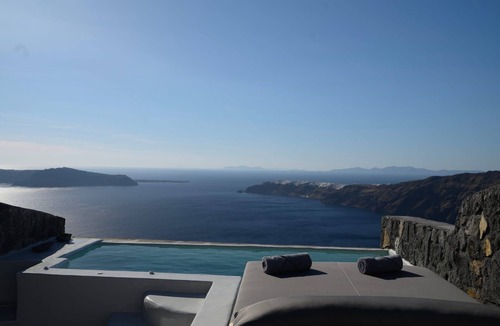 Imerovigli Villa | Stunning Santorini Suite | Rapual Suite | Breathtaking Sea Views