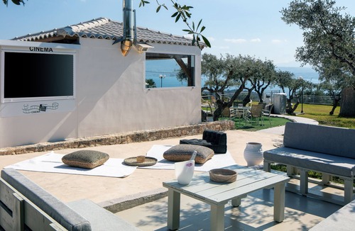 Sternes Villa | Stunning sea Vistas and Full Privacy Next to Marathi & Loutraki Beaches!