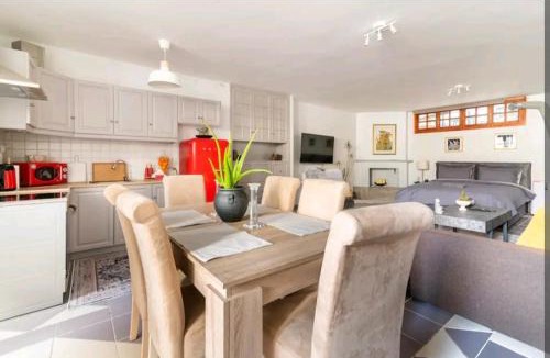 Petralona Apartment | Stunning studio near center of athens