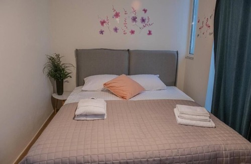 Piraeus Apartment | Stylish 3 bedroom appartment Piraeus Center next to port and metro