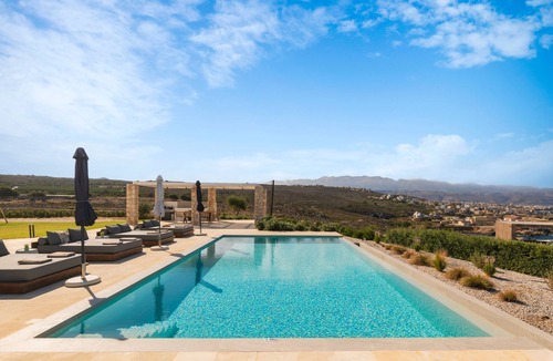 Chania Villa | Stylish 4 bedroom Villa with sea views, 1,5 Km to the beach and close to Chania
