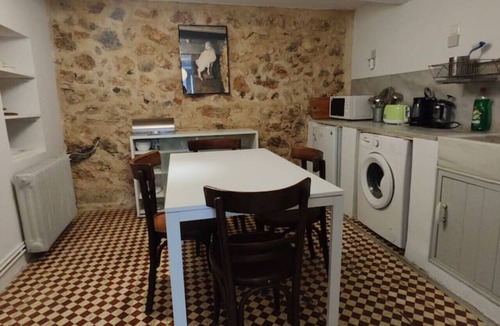 Filopappou Condo | Stylish Urban Haven | Steps from the Acropolis in Historic Filopappou