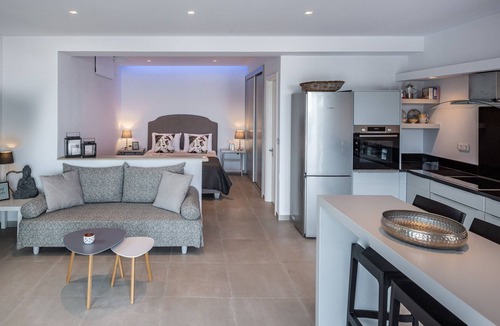 Kato Korakiana Apartment | Stylish very private villa apartment. Panoramic views. Infinity pool.