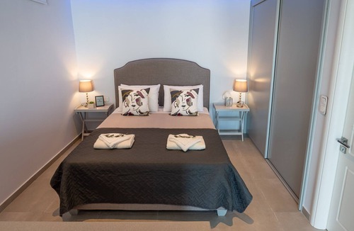 Kato Korakiana Apartment | Stylish very private villa apartment. Panoramic views. Infinity pool.