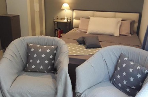 Nea Erithraia Ski Chalet | Stylish Wooden Chalet suburbs Athens