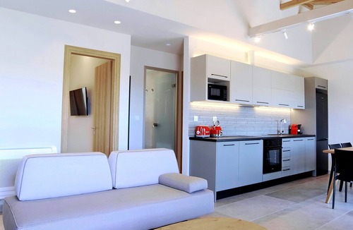 Vlicho House | Suite Demi - Demar Suites