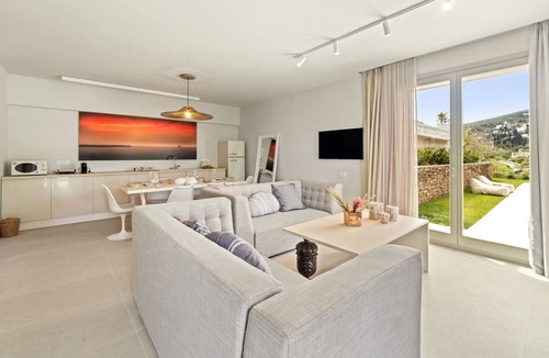 Paleopolis Apartment | Suite Home Villas with Private Pools by Explore Andros