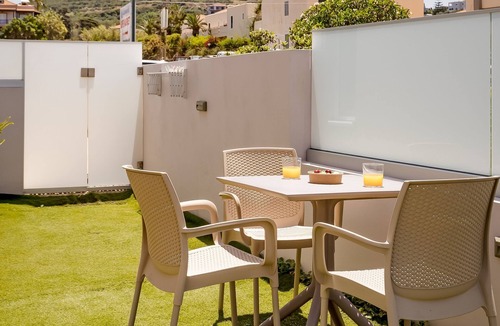 Agia Marina House | Suite n.1 with private pool & yard