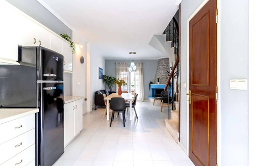 Nea Skioni Apartment | Summer family retreat