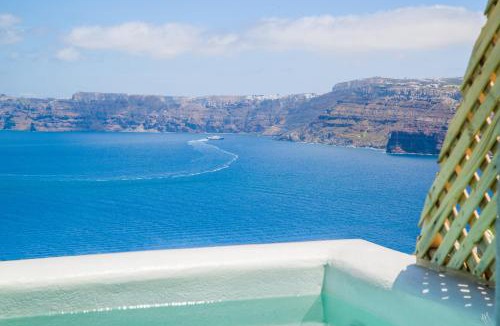 Akrotiri Villa | Summer Lovers Villa