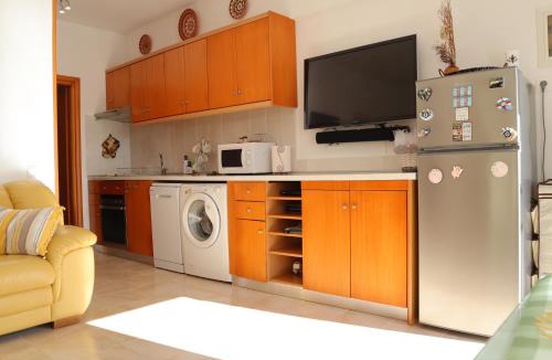 Haraki Apartment | Summer Lovin