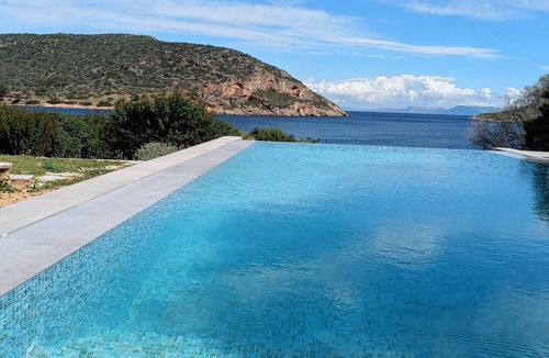 Ormos Agiou Ioannou Villa | Summervilla with private infinity pool