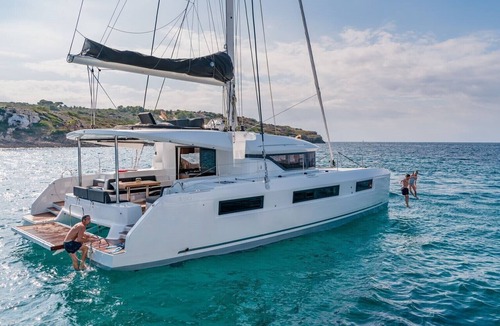 Alimos Boat Rental | Sun-Kissed Sailing Adventure in Islas Sarónicas