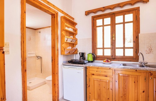 Lefkos Hotel | Sun Week Bay