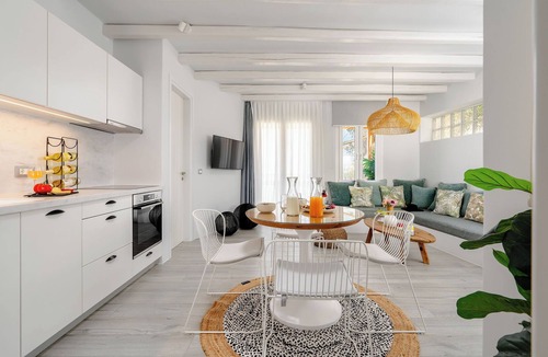 Agia Anna Villa | Sunday Suites Honeymoon Villa W/Sea Views at Ag. Anna Beach ⛱