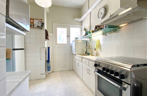 Athens Apartment | Sunny Apartment (90m2) in Athens center