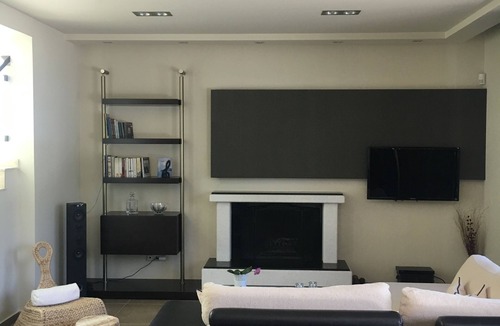 Ixia Villa | Sunny, comfortable, cosy, stylish, quiet.