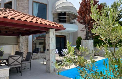 Kriopigi Villa | Sunny Seaside Villa-90 m from beach