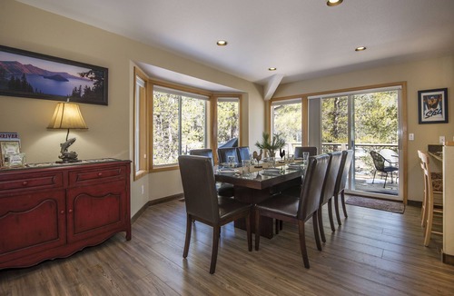 Sunriver House | Sunny Sunriver Four-Bedroom has Hot Tub, Spacious Rooms, Two Decks Near Golf!