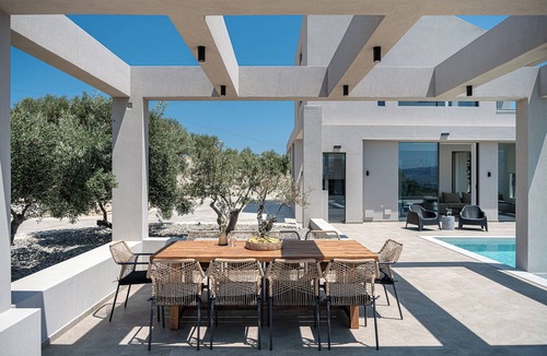 Sternes Villa | Sunny Vacay a modern villa with sea view and mountain vistas with 6 bedrooms